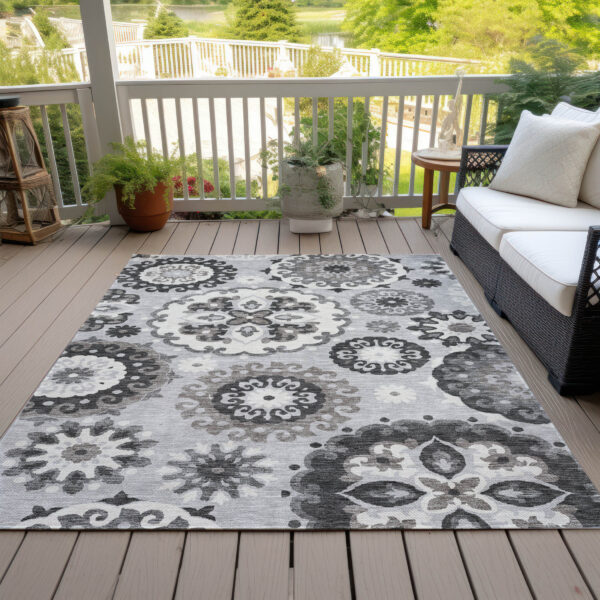 8' X 10' Silver Gray And Ivory Floral Medallion Washable Indoor Outdoor Area Rug