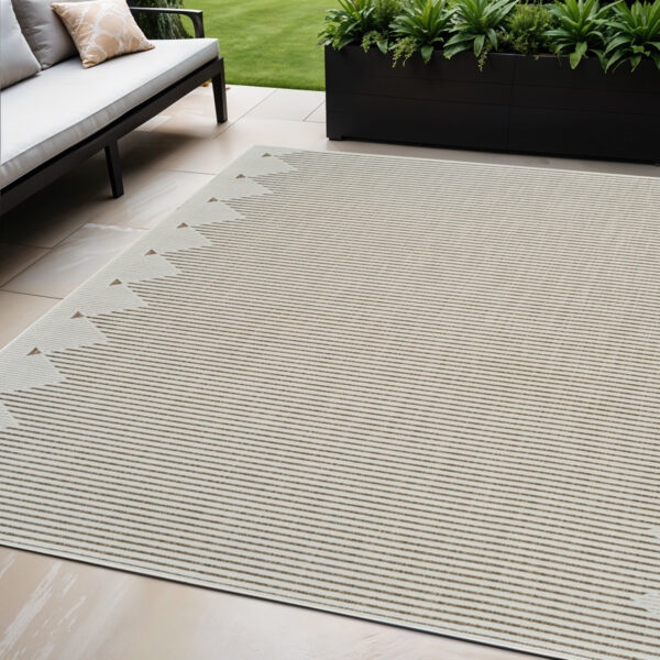 5' X 7' Beige and Brown Geometric Distressed Indoor Outdoor Area Rug