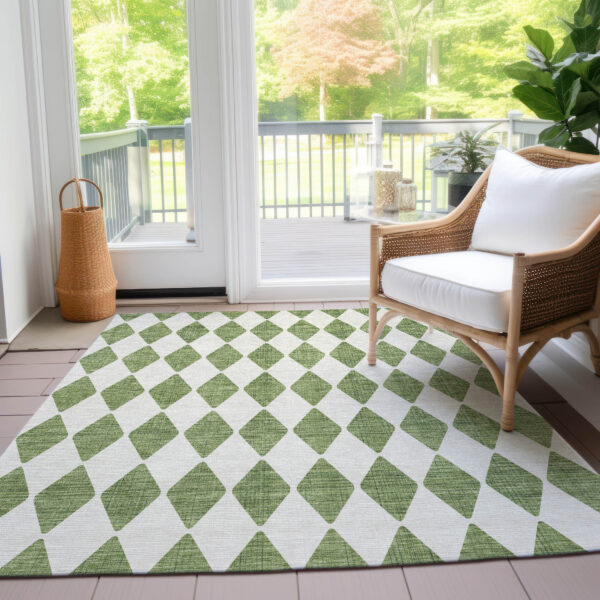 3' X 5' Green And Ivory Geometric Washable Indoor Outdoor Area Rug