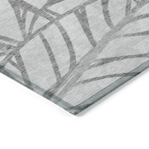 8' Gray And Silver Round Floral Washable Indoor Outdoor Area Rug