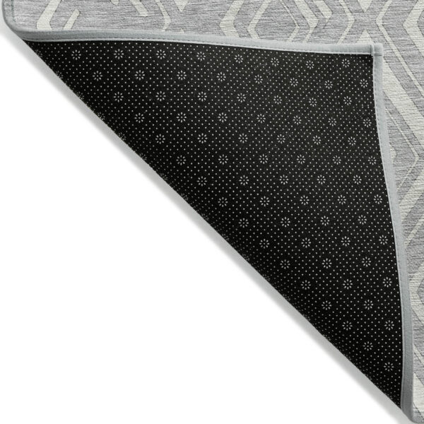 5' X 8' Silver And Ivory Geometric Washable Indoor Outdoor Area Rug